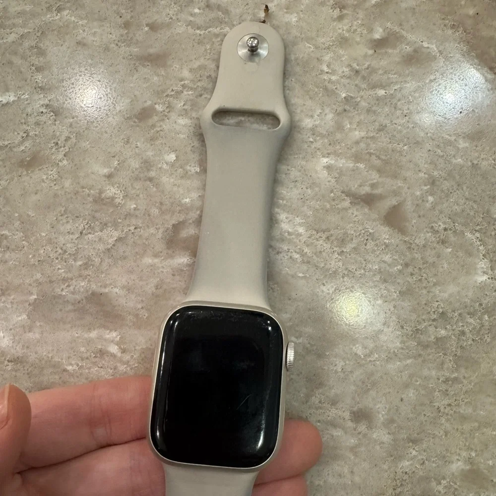 Apple Watch Series 8 41mm Starlight Aluminum Case Sport Band S/M GPS